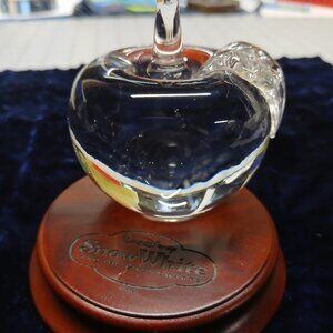 Snow White and the Seven Dwarves Crystal Apple